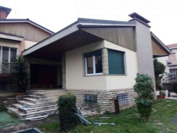 Foto Villa in affitto a Bergamo