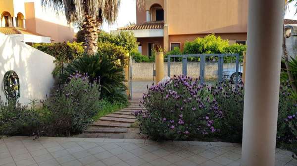 Foto Villa in affitto a Brindisi
