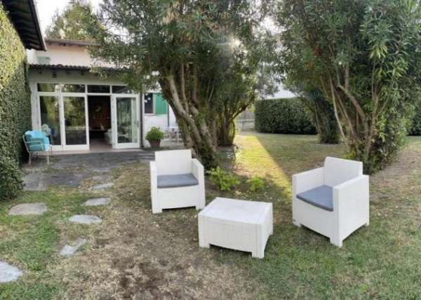 Foto Villa in affitto a Caranna - Forte dei Marmi 230 mq  Rif: 1266429