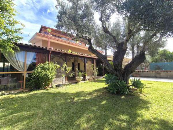 Foto Villa in affitto a Catanzaro