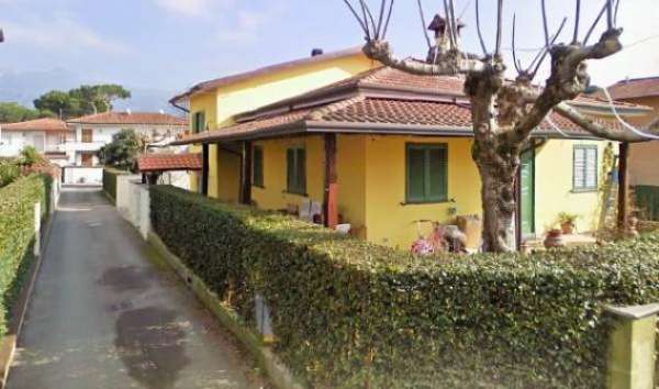 Foto Villa in affitto a Cinquale - Montignoso 170 mq  Rif: 451641