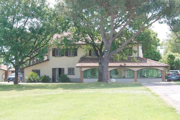 Foto Villa in affitto a Forli'