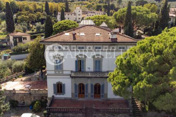 Foto Villa in affitto a Lastra A Signa - 22 locali 750mq