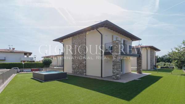 Foto Villa in affitto a Manerba Del Garda