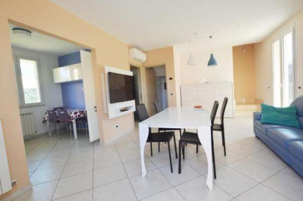 Foto Villa in affitto a Marlia - Capannori 140 mq  Rif: 1338478