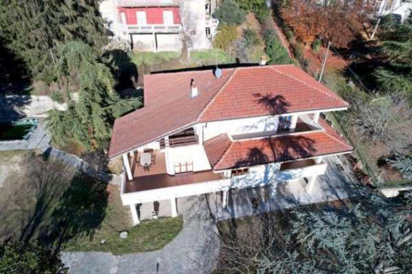 Foto Villa in affitto a Mombercelli - 11 locali 326mq
