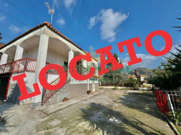 Foto Villa in affitto a Napoli