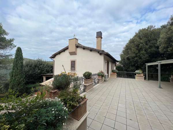 Foto Villa in affitto a Narni
