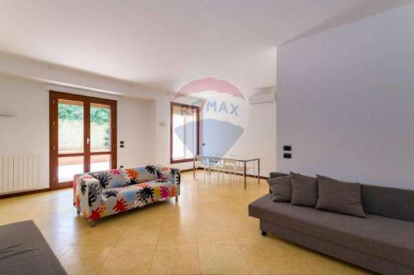 Foto Villa in affitto a Palermo - 3 locali 100mq