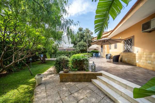 Foto Villa in affitto a Palermo