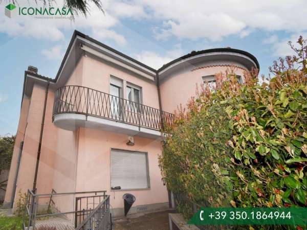 Foto Villa in affitto a Parabiago