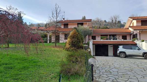 Foto Villa in Affitto a Pino Torinese strada san Felice