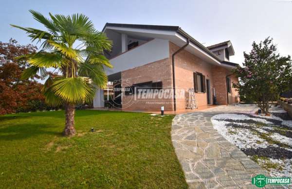 Foto Villa in affitto a Rivarossa