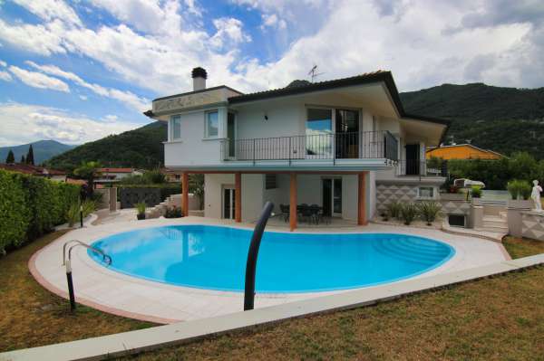 Foto Villa in affitto a Roe' Volciano