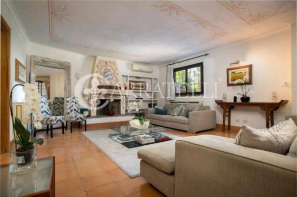 Foto Villa in affitto a Roma - 18 locali 380mq