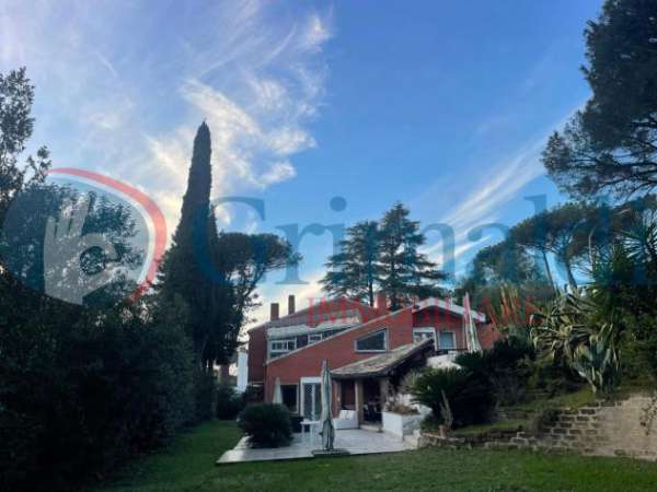 Foto Villa in affitto a Roma - 5 locali 316mq