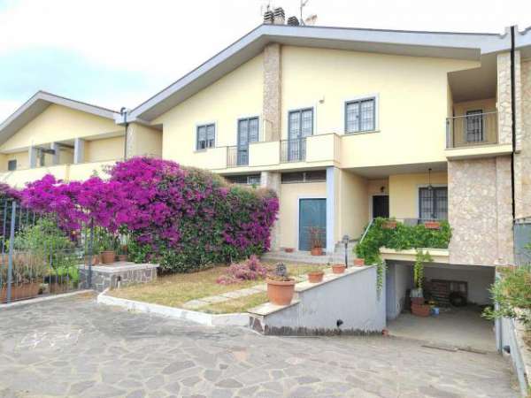 Foto Villa in affitto a Roma