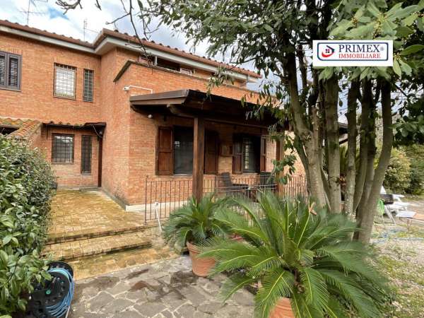 Foto Villa in affitto a Roma