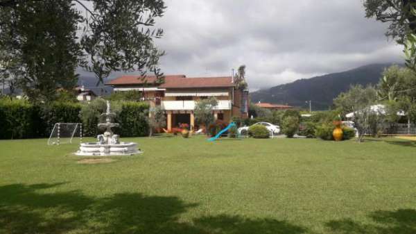 Foto Villa in affitto a Ronchi - Massa 190 mq  Rif: 902522