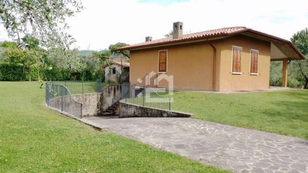 Foto Villa in Affitto a San Felice del Benaco San Felice del Benaco - Centro