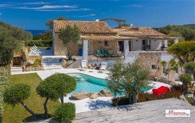 Foto Villa in Affitto a San Teodoro