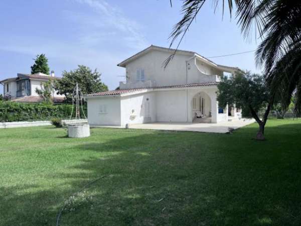 Foto Villa in affitto a Simeri Crichi