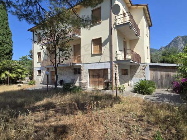 Foto Villa in affitto a Terni
