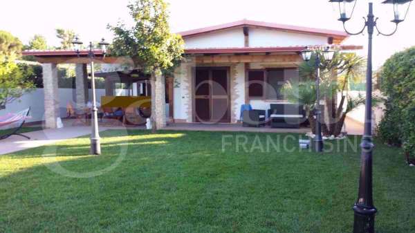 Foto Villa in affitto a Terracina