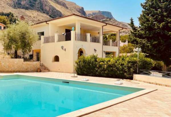 Foto Villa in affitto a Trabia - 14 locali 450mq