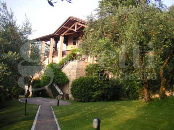 Foto Villa in affitto a Verona