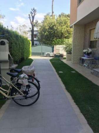 Foto Villa in affitto a Vittoria Apuana - Forte dei Marmi 160 mq  Rif: 1253175