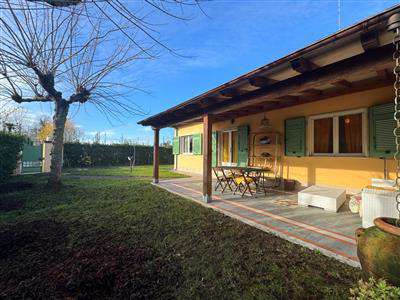 Foto Villa in buono stato di 110 mq. a Vittoria Apuana