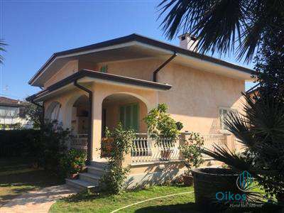 Foto Villa in buono stato di 170 mq.