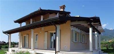 Foto Villa in buono stato di 235 mq. a Querceta