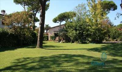Foto Villa in buono stato di 380 mq.