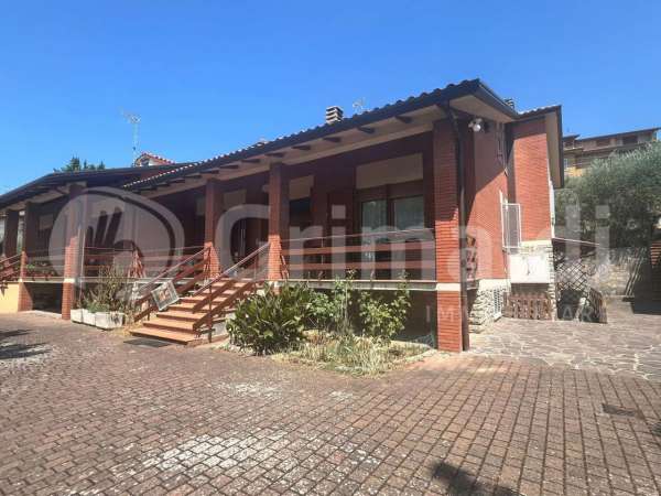 Foto Villa trifamiliare in affitto a Perugia