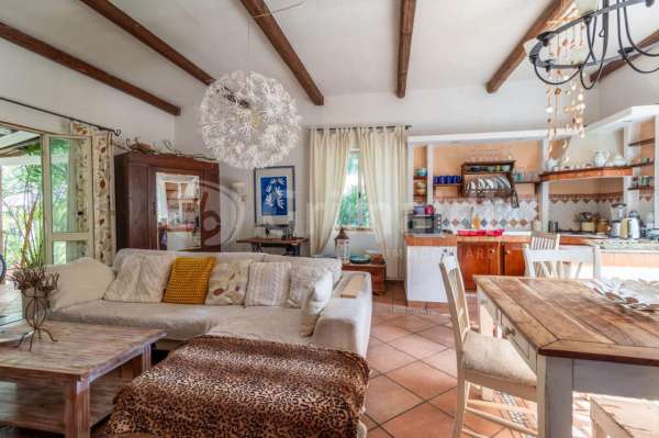 Foto Villa trifamiliare in affitto a Siracusa