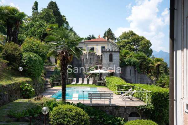 Foto Villa unifamiliare in affitto a Baveno