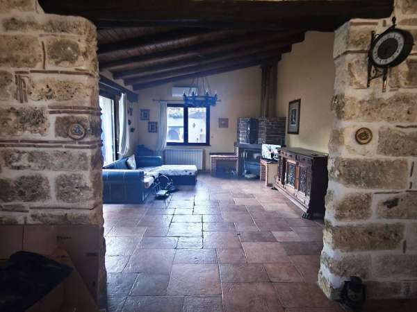 Foto Villa unifamiliare in affitto a Carini