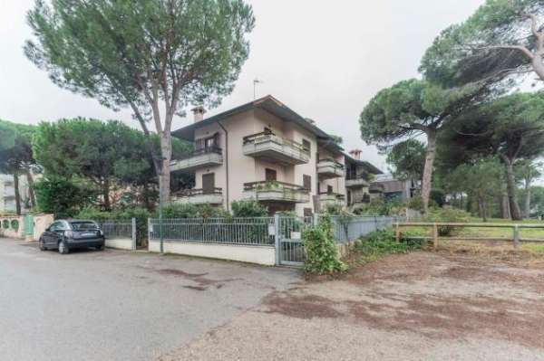 Foto Villa unifamiliare in affitto a Cervia - 5 locali 120mq
