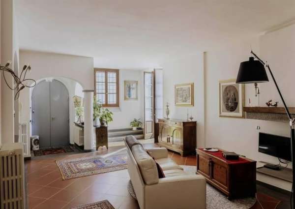 Foto Villa unifamiliare in affitto a Sesto Fiorentino