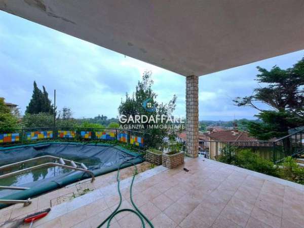 Foto VILLA VISTA LAGO CON PISCINA E GIARDINO PRIVATI IN AFFITTO A SOIANO DEL LAGO
