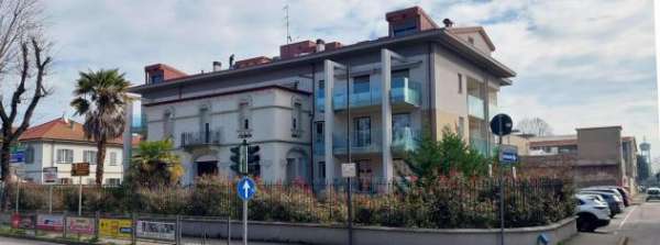 Foto VILLASANTA - Attico arredato in affitto