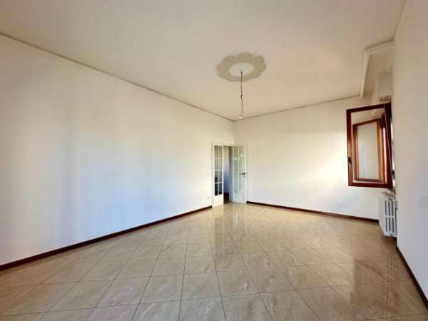 Foto Villetta bifamiliare in affitto a Lucca 180 mq  Rif: 1334201