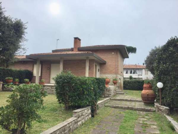 Foto Villetta bifamiliare in affitto a Tirrenia - Pisa 150 mq  Rif: 1045885