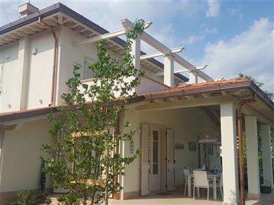 Foto Villetta bifamiliare in buono stato di 140 mq.