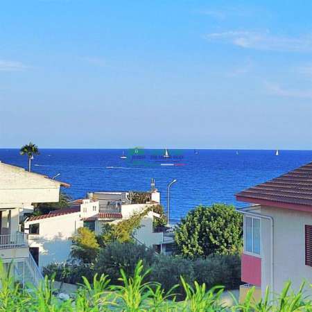 Foto Villetta in prossimit  del porto turistico di Marina di Ragusa