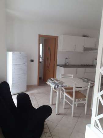 Foto Zona est monolocale accessoriato