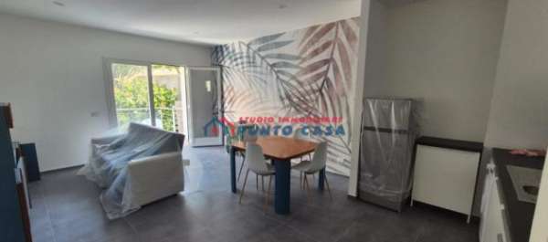 Foto ZONA FUNIVIA  Appartamento in villa arredato a nuovo, 1p. s/a  60mq ca. + verandina + giardinetto - 2 vani + acc. Ristrutturato, ottimo contesto. E
