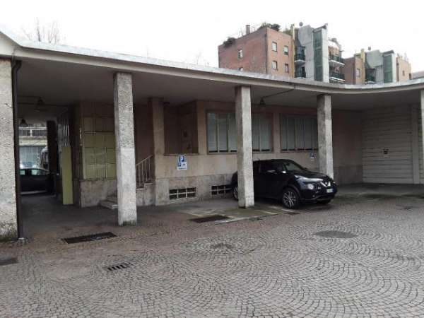 Foto ZONA MIRAFIORI NORD AFFITTIAMO UFFICIO E MAGAZZINO
